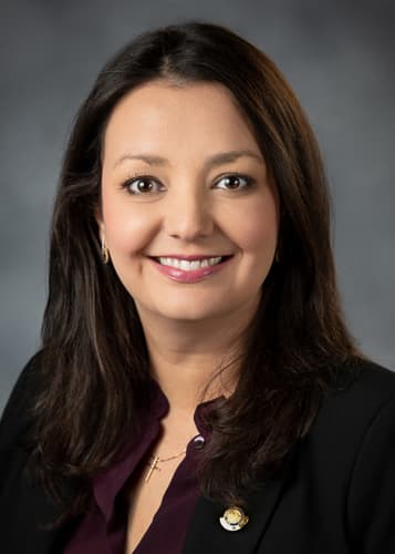 Sen. Laura Wakim Chapman headshot
