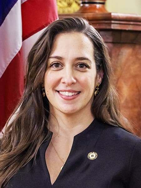 Sen. Jessica de la Cruz headshot