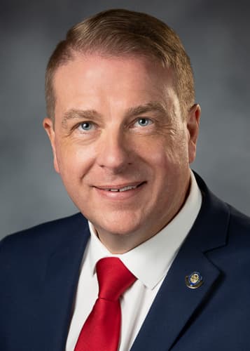 Sen. Vince Deeds headshot